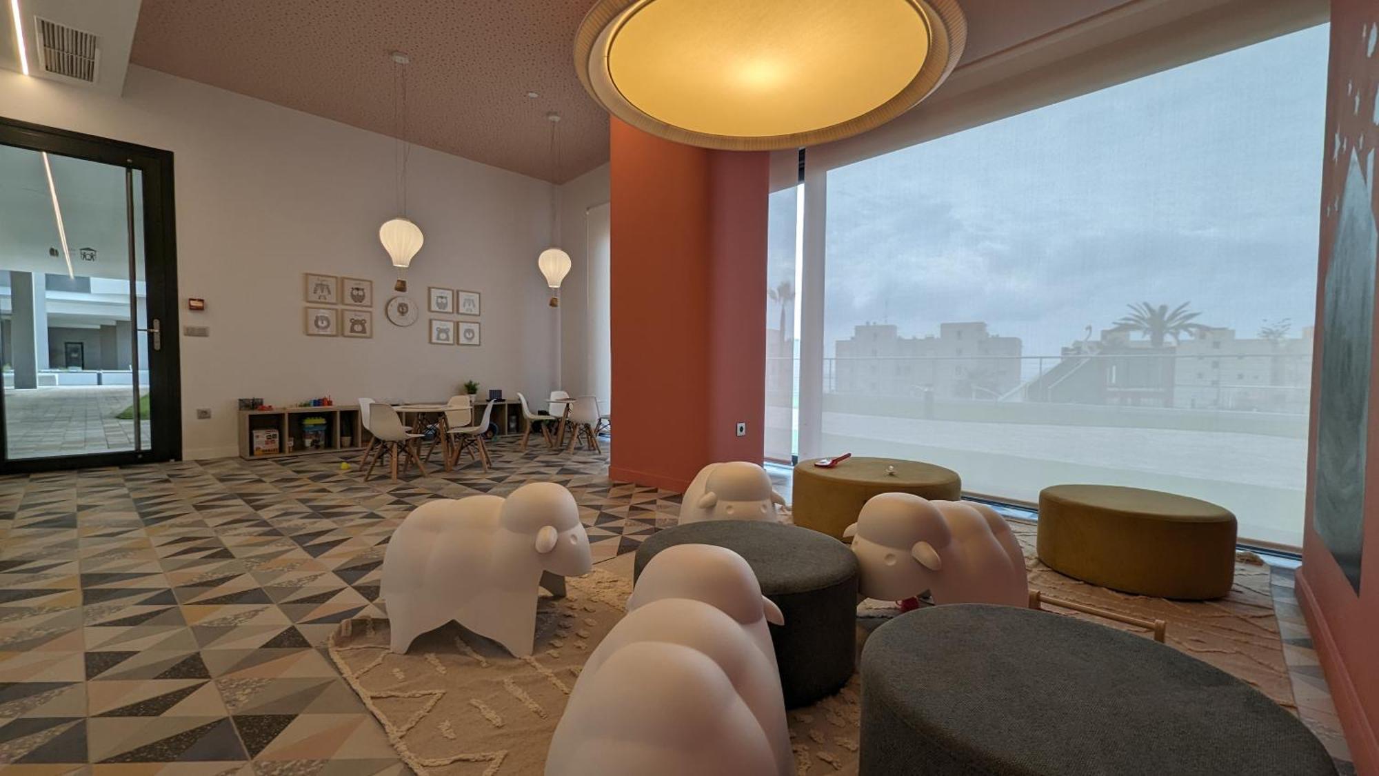 Sunset Cliffs Modern Apartment เบนิดอร์ม ภายนอก รูปภาพ