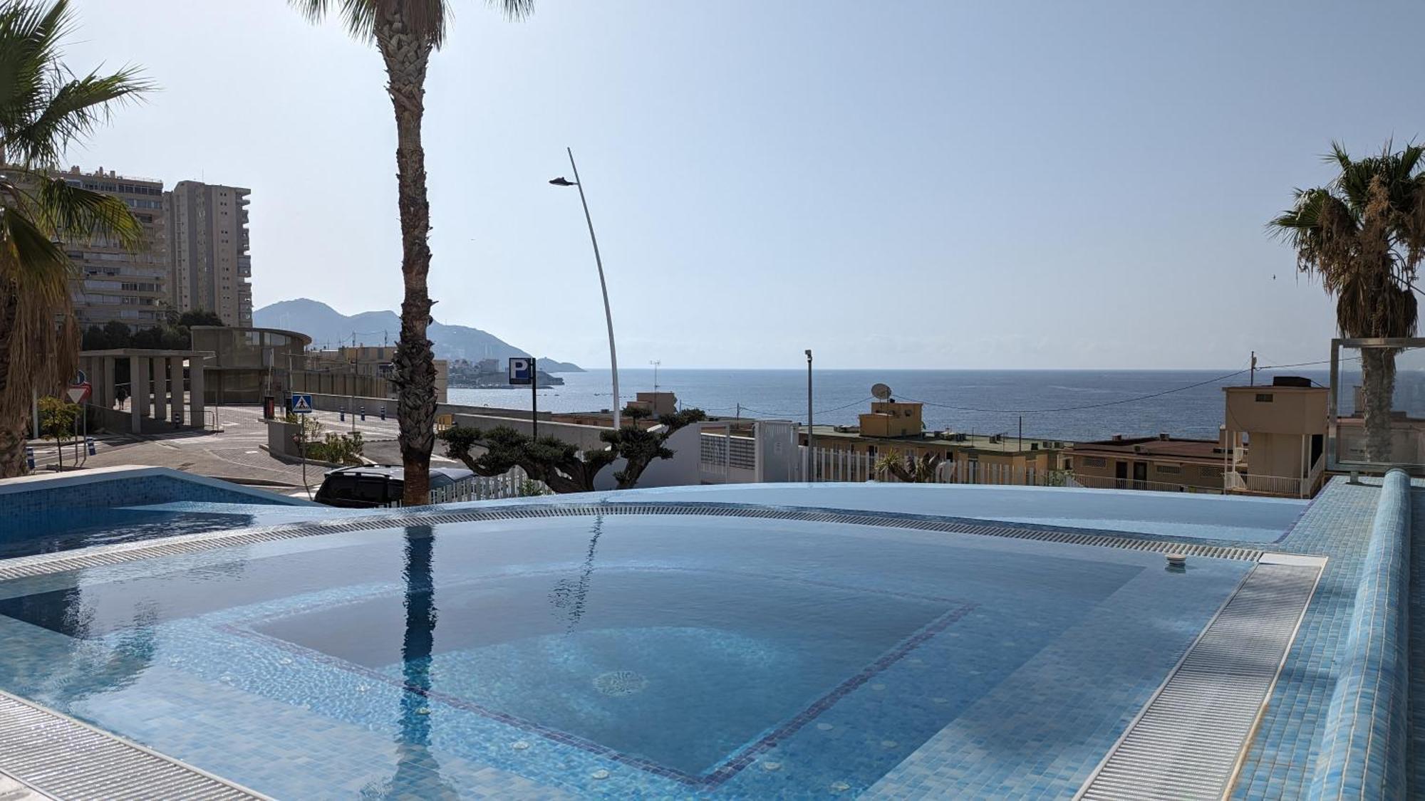 Sunset Cliffs Modern Apartment เบนิดอร์ม ภายนอก รูปภาพ