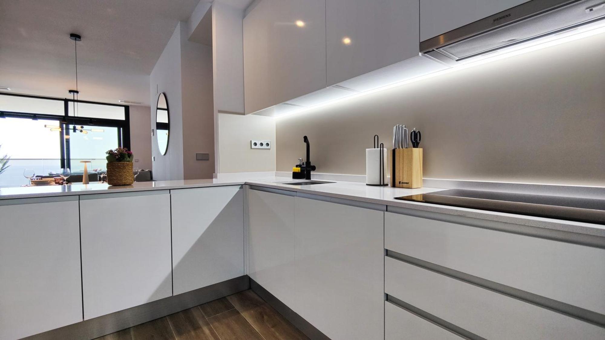 Sunset Cliffs Modern Apartment เบนิดอร์ม ภายนอก รูปภาพ